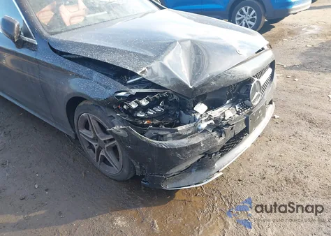 2022 Mercedes-Benz C 300 4Matic z USA, uszkodzony, nr VIN W1KWJ8EB6NG111656